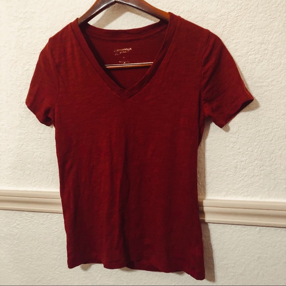Maroon Basic V-neck - Picture 1 of 2